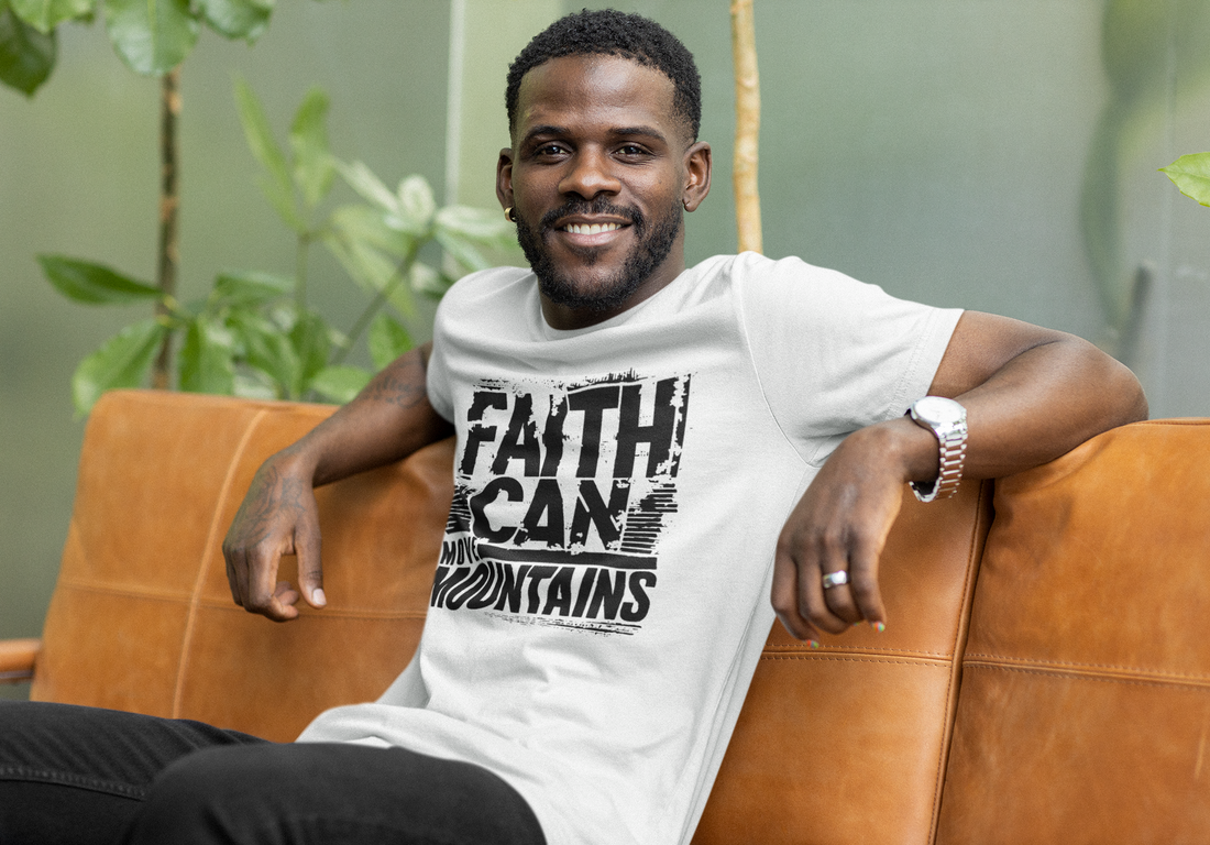 Christian T-Shirt men with the phrase "Faith can move mountains"